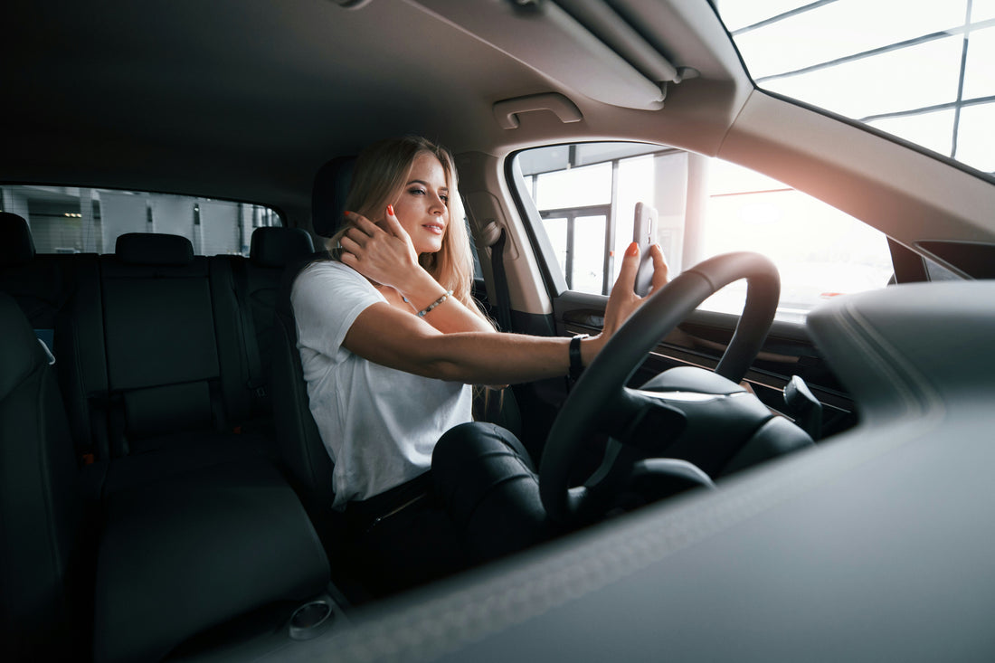 The Connected Commute: Top 5 Smart Tech Accessories for a Safer, Hands-Free Drive