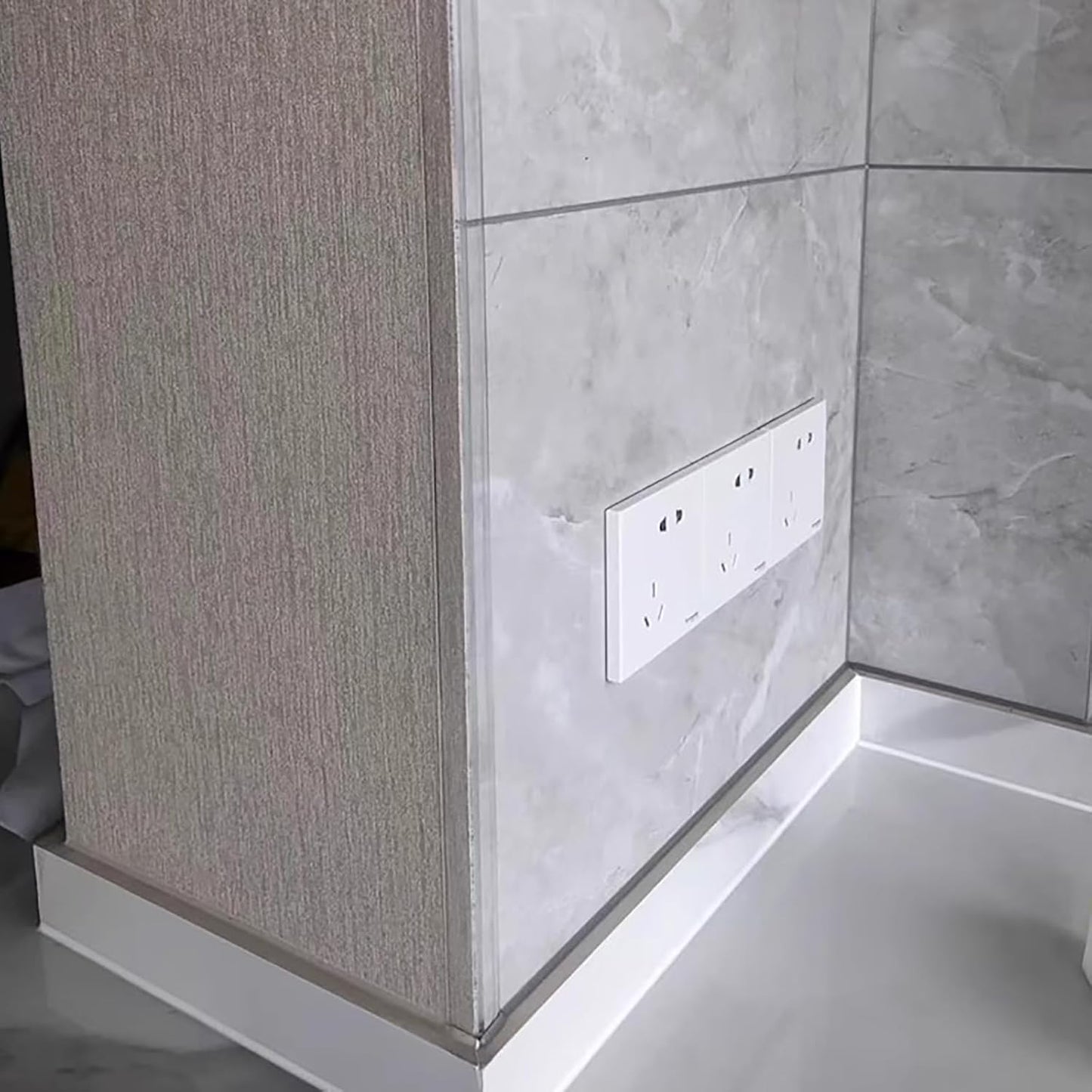 Wall Corner Protector - 1PCS, 31.5"x1.18" - Self Adhesive Clear Corner Protectors for Walls, Cabinet Doors, Edge Protector Trim; Easy to Install Corner Guards for Walls (80cm x 3cm)