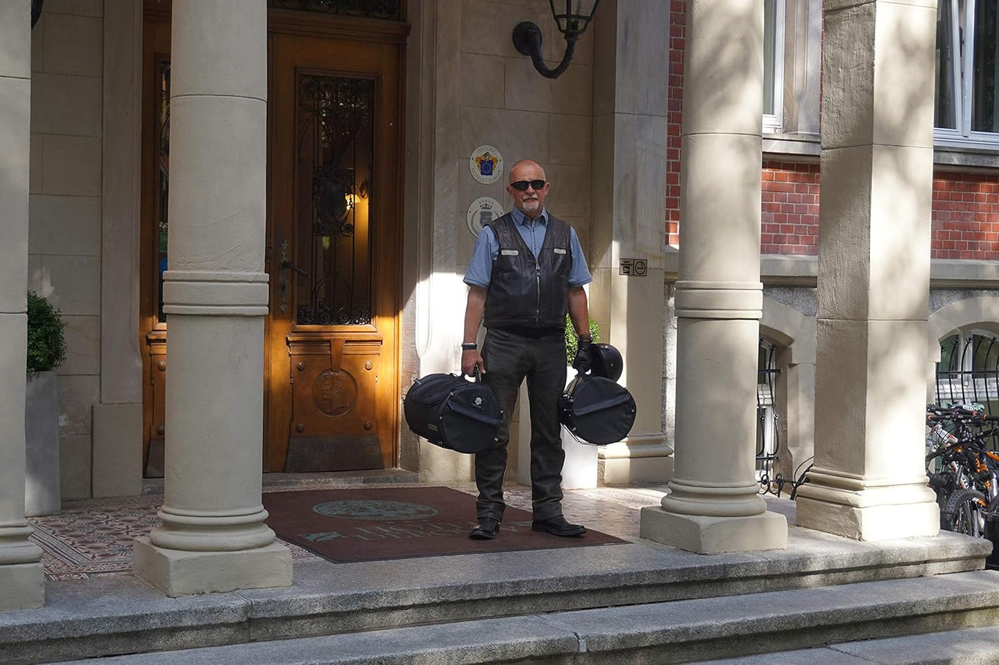 TUBE motorcycle travel luggage, made of waterproof Italian leather, 11.3 gallons capacity, motorcycle seat/rack/sissy bar bag