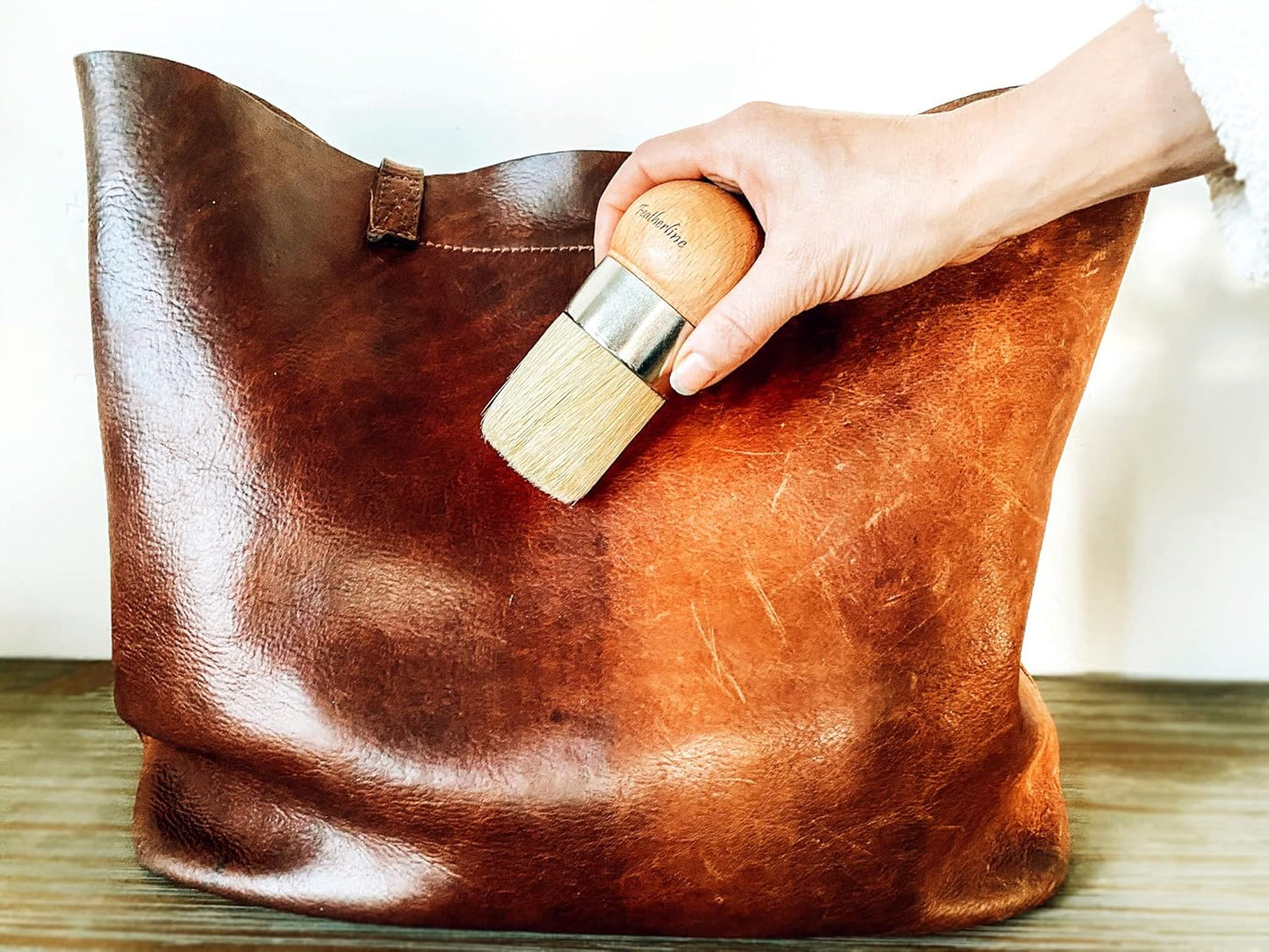 Skidmore's Leather Cream: All-Natural, Non-Toxic Leather Conditioner - Made in USA Since 1984. Water Repellent Formula Restores Leather Couches, Car Seats, Boots, Shoes, Purses, Bags, and Tack. 6 Oz